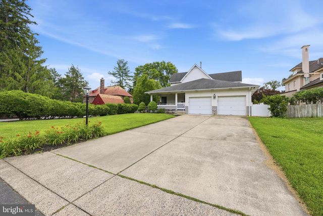261 E KINGS HWY, Audubon, NJ 08106