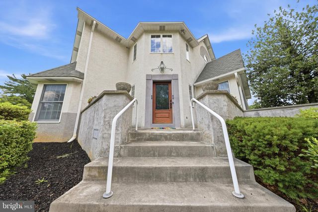 261 E KINGS HWY, Audubon, NJ 08106