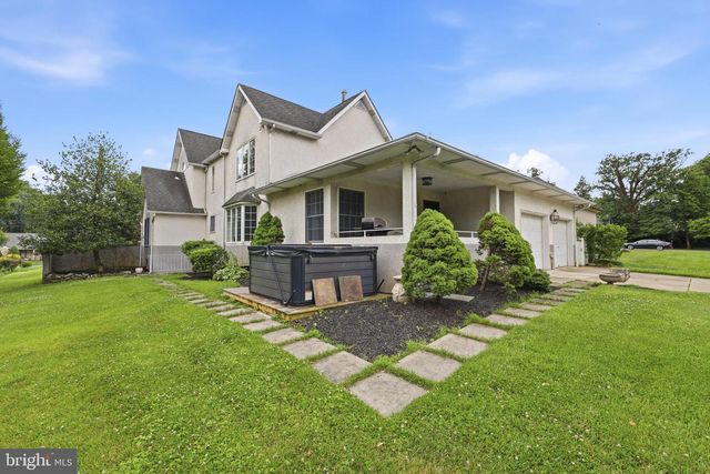 261 E KINGS HWY, Audubon, NJ 08106