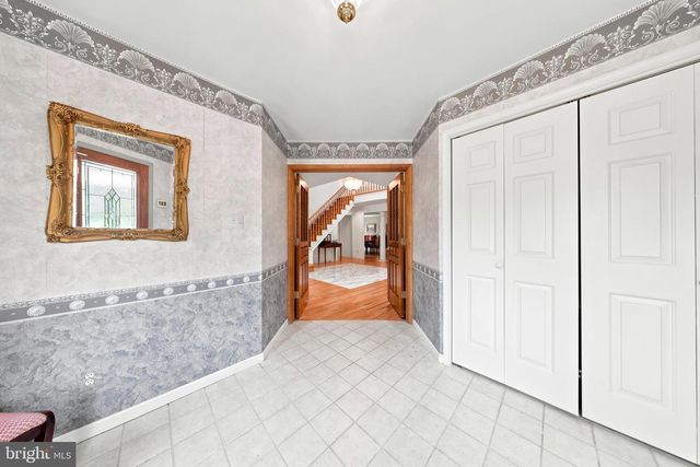 261 E KINGS HWY, Audubon, NJ 08106