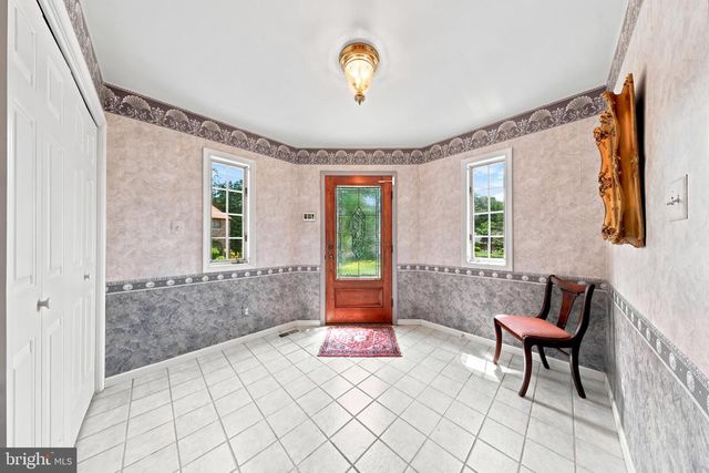 261 E KINGS HWY, Audubon, NJ 08106