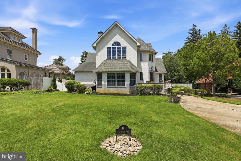 261 E KINGS HWY, Audubon, NJ 08106