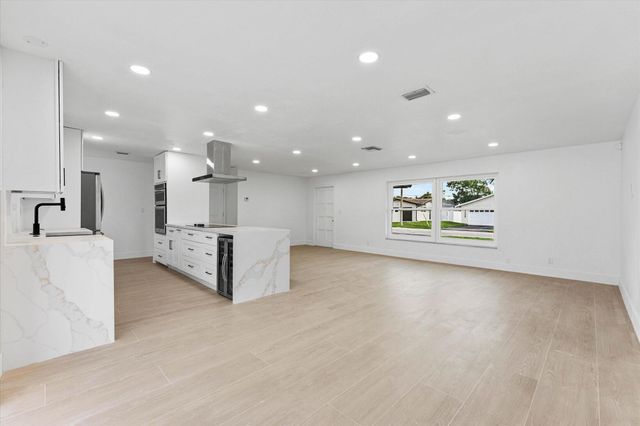 1540 NW 10th Street, Boca Raton, FL 33486