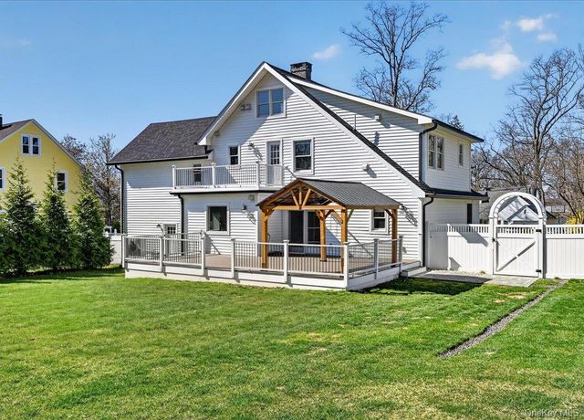 27 Pacific Avenue, Nanuet, NY 10954