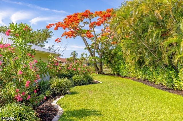 283 Palm Lake DR, Sanibel, FL 33957