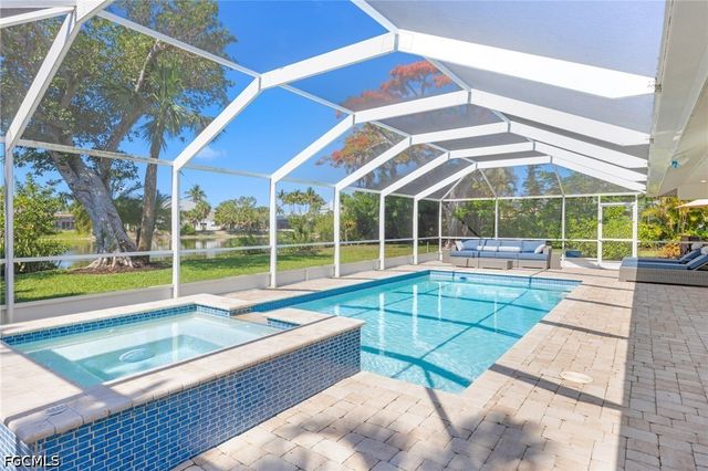 283 Palm Lake DR, Sanibel, FL 33957