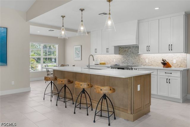 283 Palm Lake DR, Sanibel, FL 33957