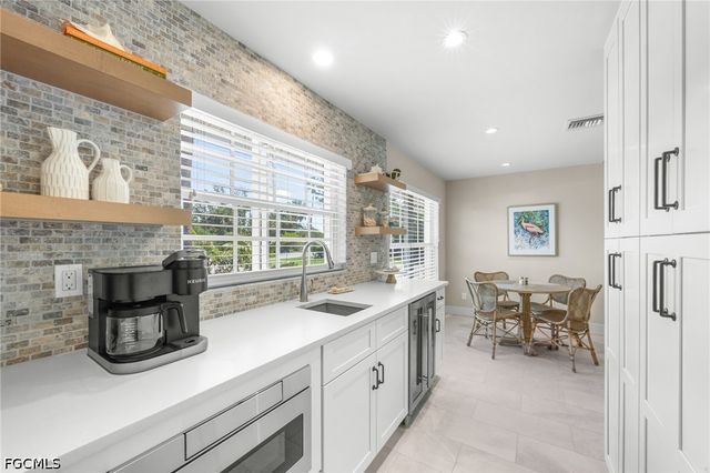 283 Palm Lake DR, Sanibel, FL 33957