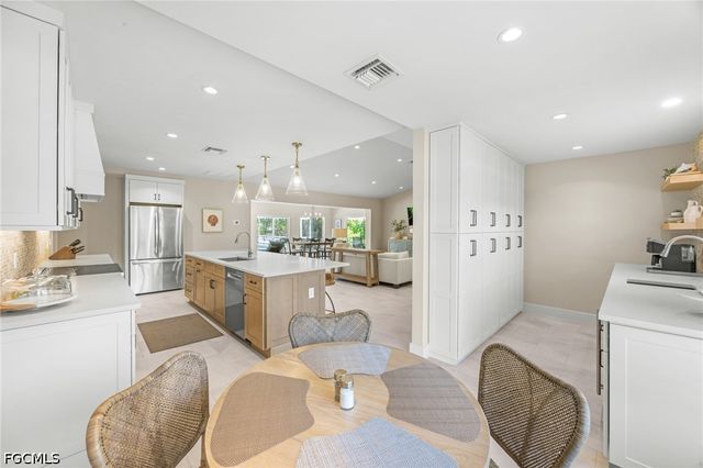283 Palm Lake DR, Sanibel, FL 33957
