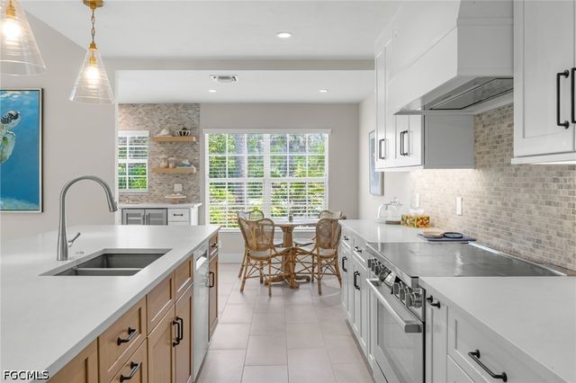 283 Palm Lake DR, Sanibel, FL 33957