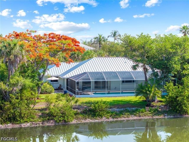283 Palm Lake DR, Sanibel, FL 33957