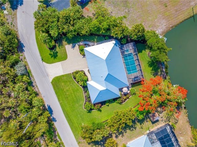 283 Palm Lake DR, Sanibel, FL 33957