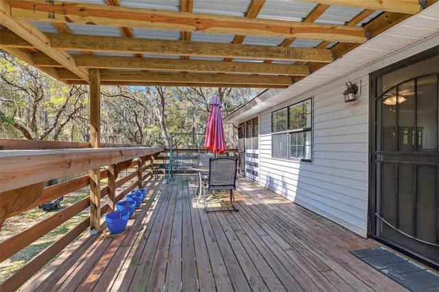 33 Warren Ave, Waverly, GA 31565