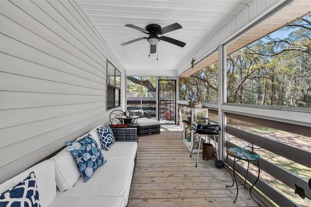 33 Warren Ave, Waverly, GA 31565