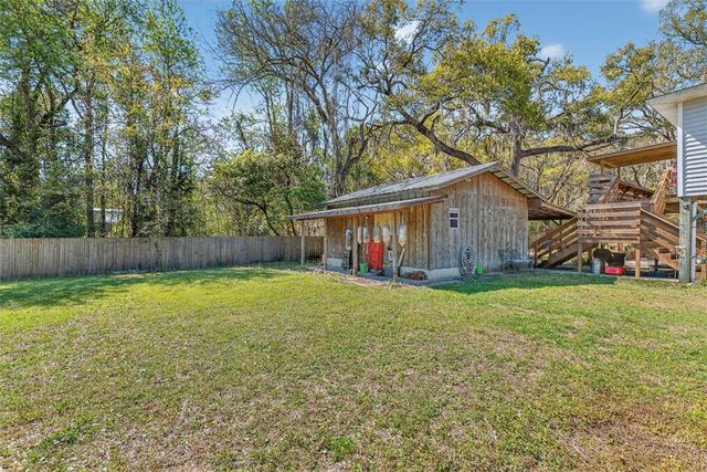 33 Warren Ave, Waverly, GA 31565