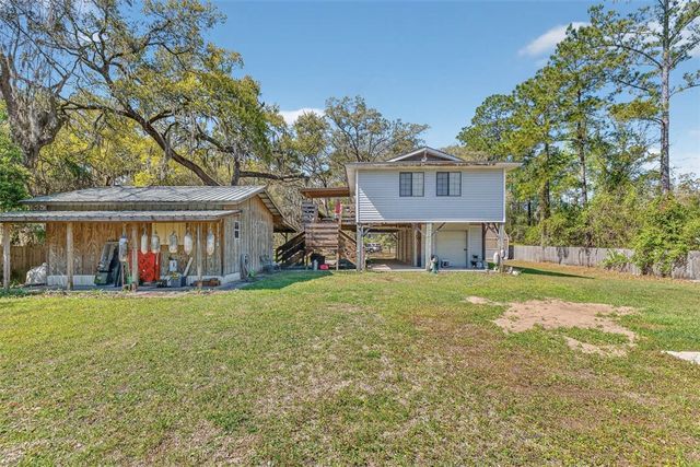 33 Warren Ave, Waverly, GA 31565