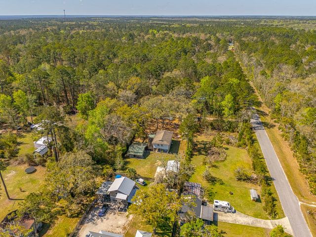 33 Warren Ave, Waverly, GA 31565