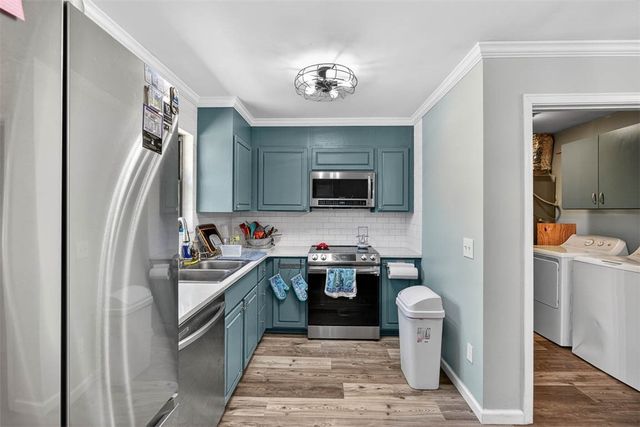 33 Warren Ave, Waverly, GA 31565