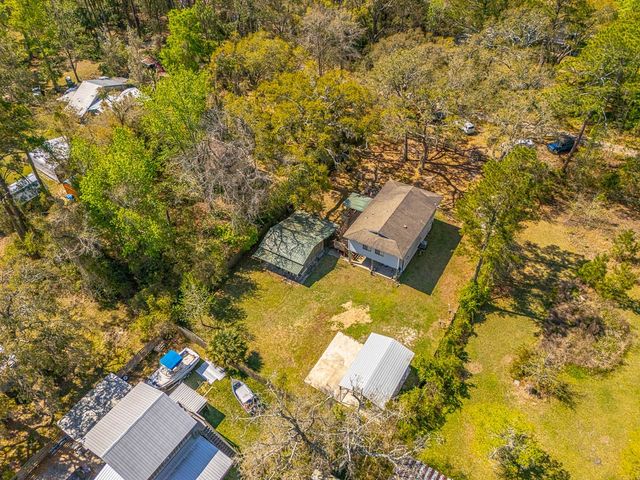 33 Warren Ave, Waverly, GA 31565