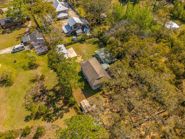 33 Warren Ave, Waverly, GA 31565