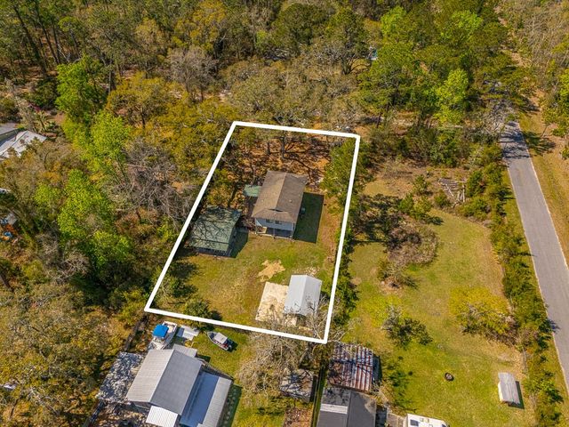 33 Warren Ave, Waverly, GA 31565