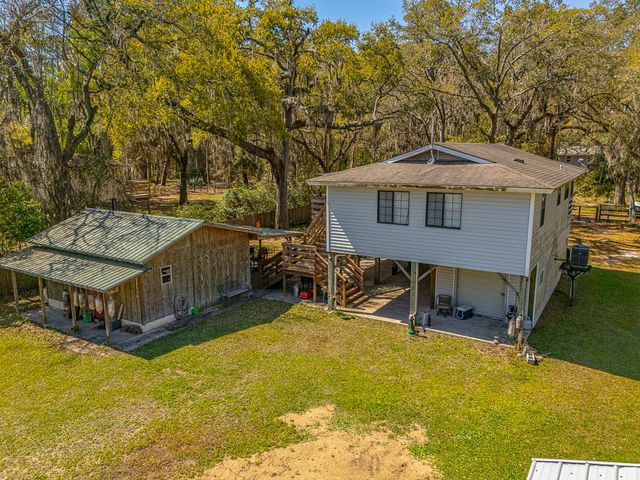 33 Warren Ave, Waverly, GA 31565