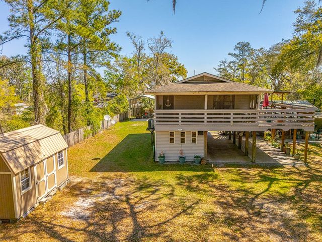 33 Warren Ave, Waverly, GA 31565