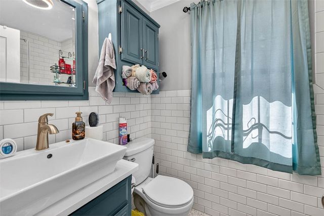 33 Warren Ave, Waverly, GA 31565