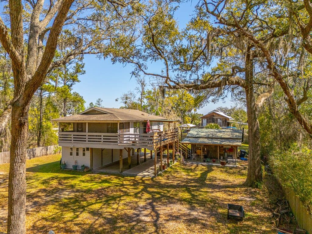 33 Warren Ave, Waverly, GA 31565