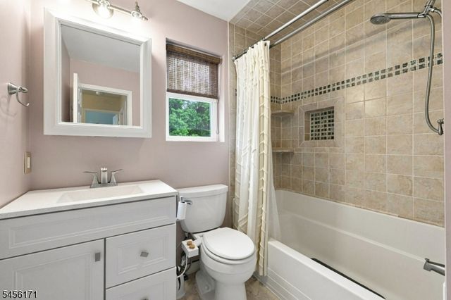 26 Mount Arlington Rd, Roxbury Twp., NJ 07852