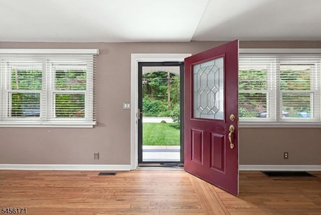 26 Mount Arlington Rd, Roxbury Twp., NJ 07852