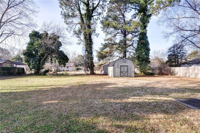 571 Dellwood DR, Newport News, VA 23602