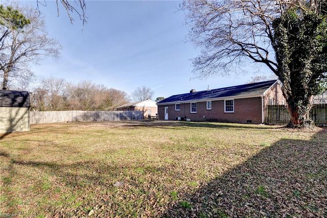 571 Dellwood DR, Newport News, VA 23602