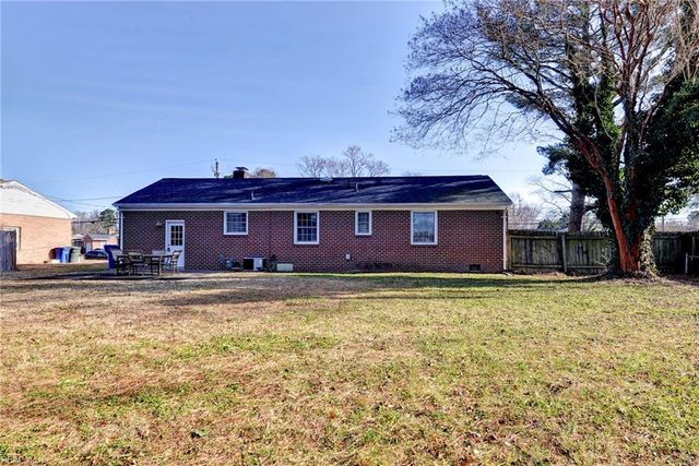 571 Dellwood DR, Newport News, VA 23602