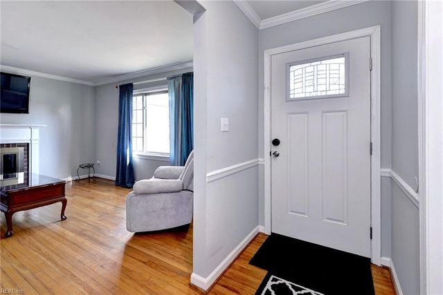 571 Dellwood DR, Newport News, VA 23602