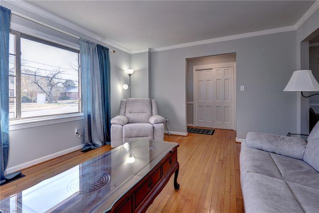 571 Dellwood DR, Newport News, VA 23602