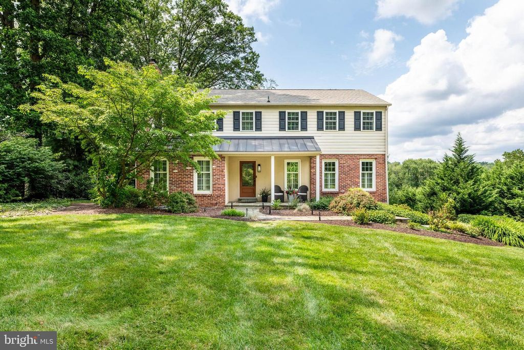 210 FAWNHILL RD, Broomall, PA 19008