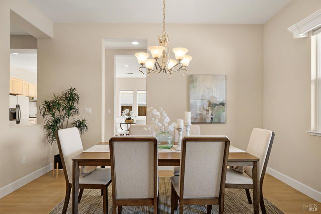215 Brighton Cir, Vacaville, CA 95687