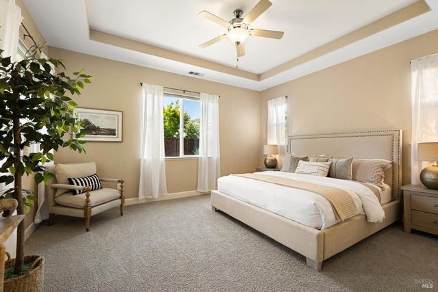215 Brighton Cir, Vacaville, CA 95687