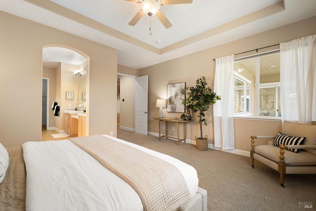 215 Brighton Cir, Vacaville, CA 95687