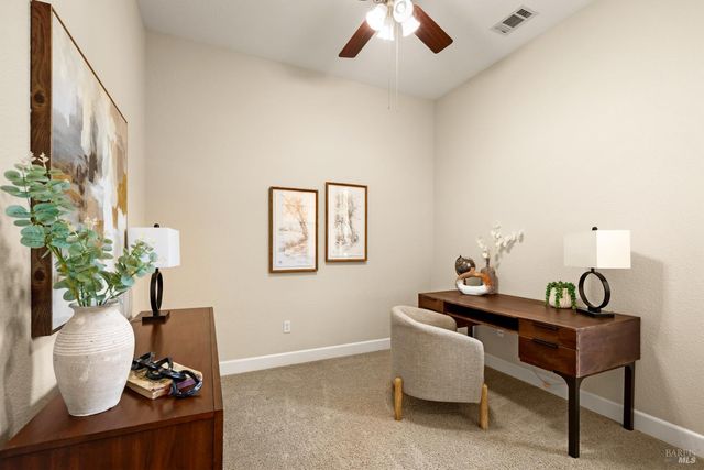 215 Brighton Cir, Vacaville, CA 95687