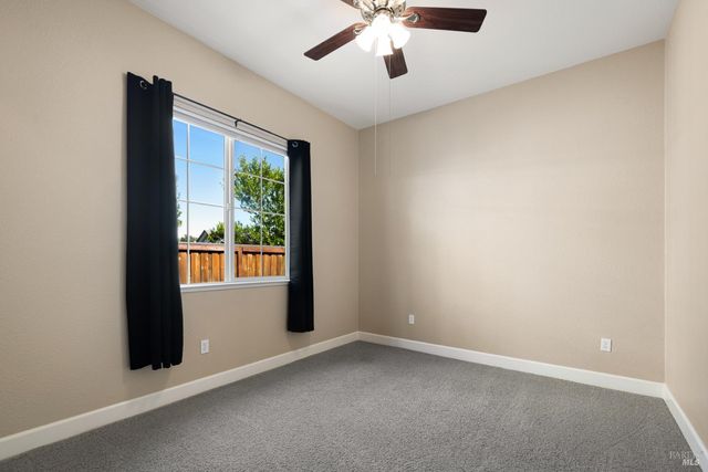 215 Brighton Cir, Vacaville, CA 95687