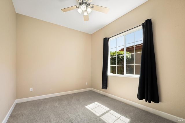 215 Brighton Cir, Vacaville, CA 95687