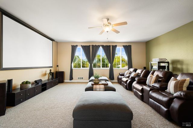 215 Brighton Cir, Vacaville, CA 95687