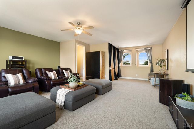 215 Brighton Cir, Vacaville, CA 95687