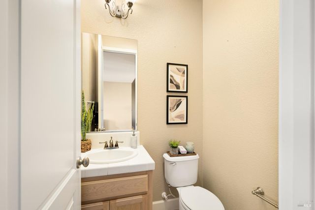215 Brighton Cir, Vacaville, CA 95687