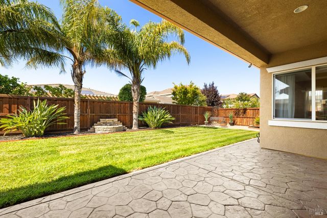 215 Brighton Cir, Vacaville, CA 95687