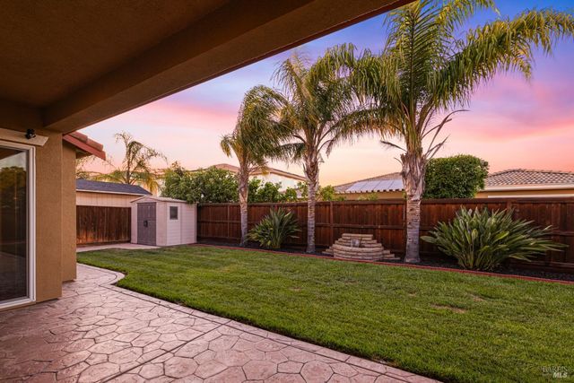 215 Brighton Cir, Vacaville, CA 95687