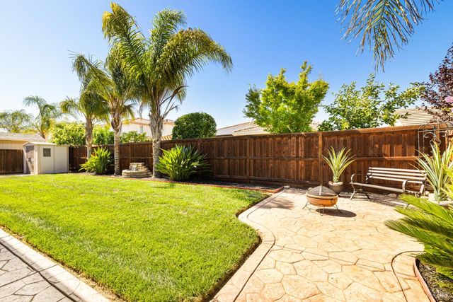 215 Brighton Cir, Vacaville, CA 95687