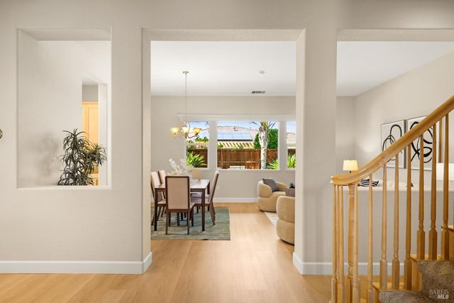 215 Brighton Cir, Vacaville, CA 95687